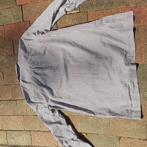 🦋🏵️🦋J. Jill Button Down Top - Picture 7 of 7